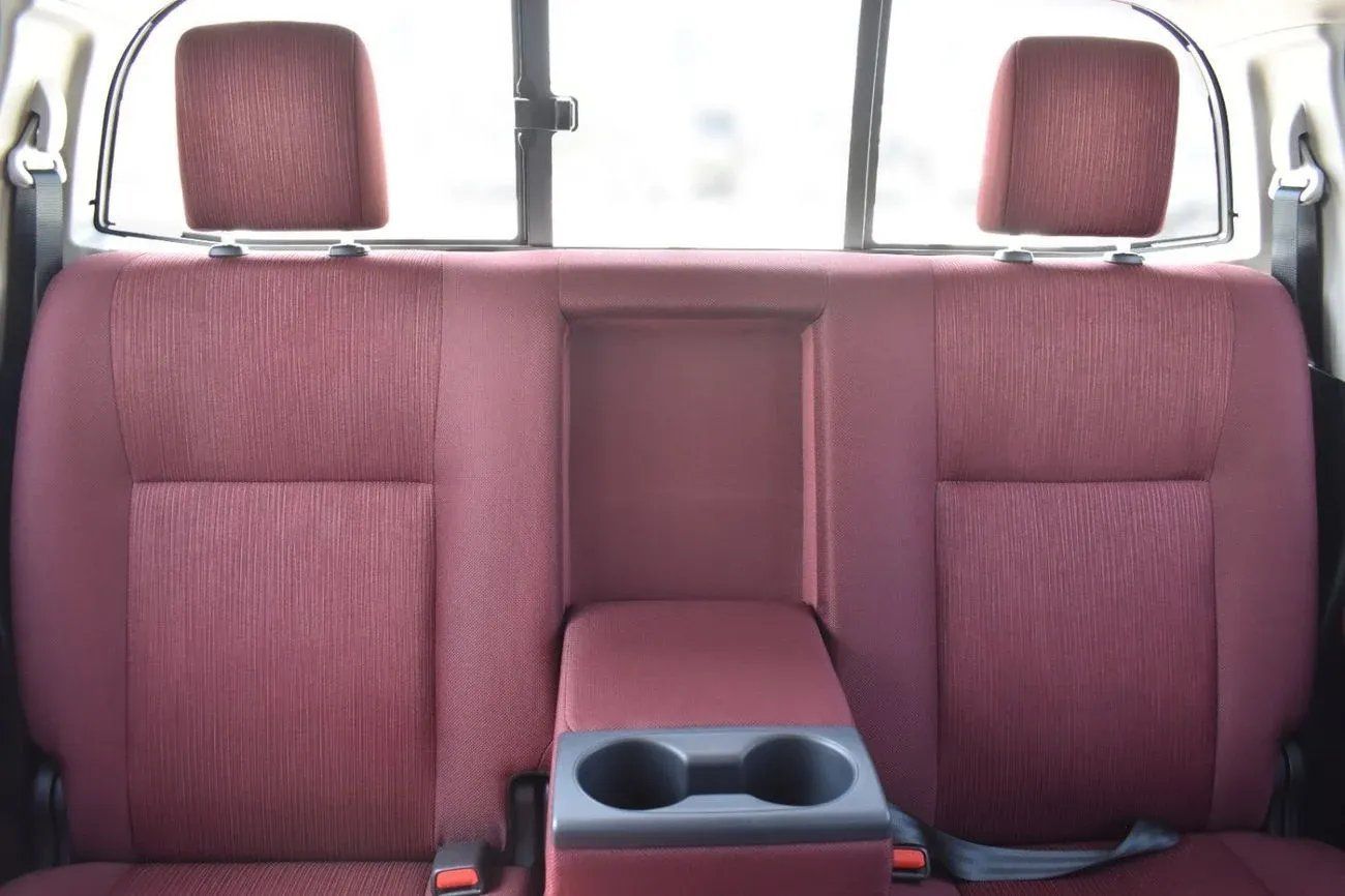 Toyota Hilux SR5 MT 2.7 PETROL