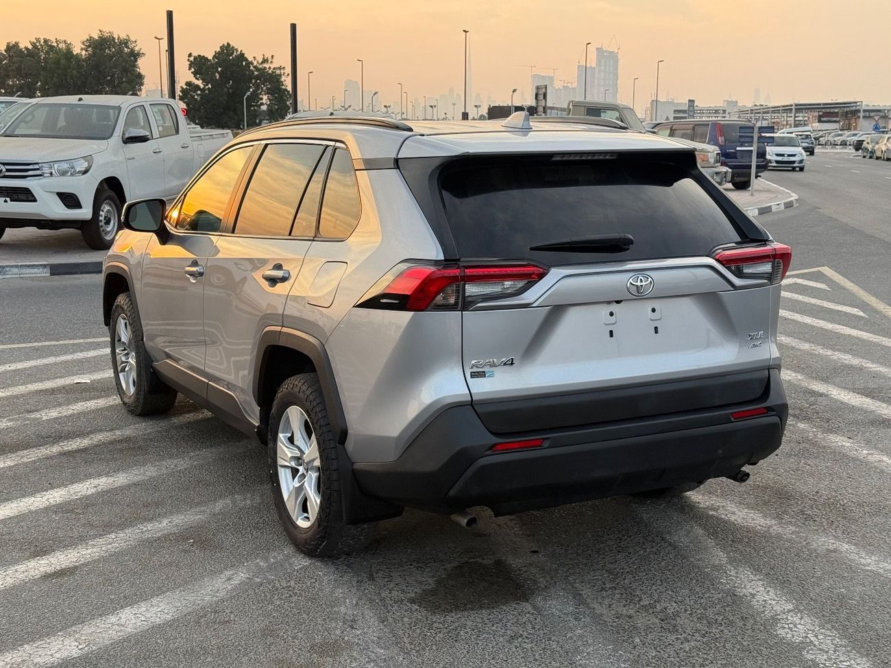 Toyota RAV4 2020 TOYOTA RAV4 XLE 4x4 FULL OPTIONS IMPORTED FROM USA