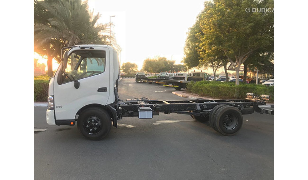 Hino 300 Series  714 Chassis 4.2 Ton Single Cab