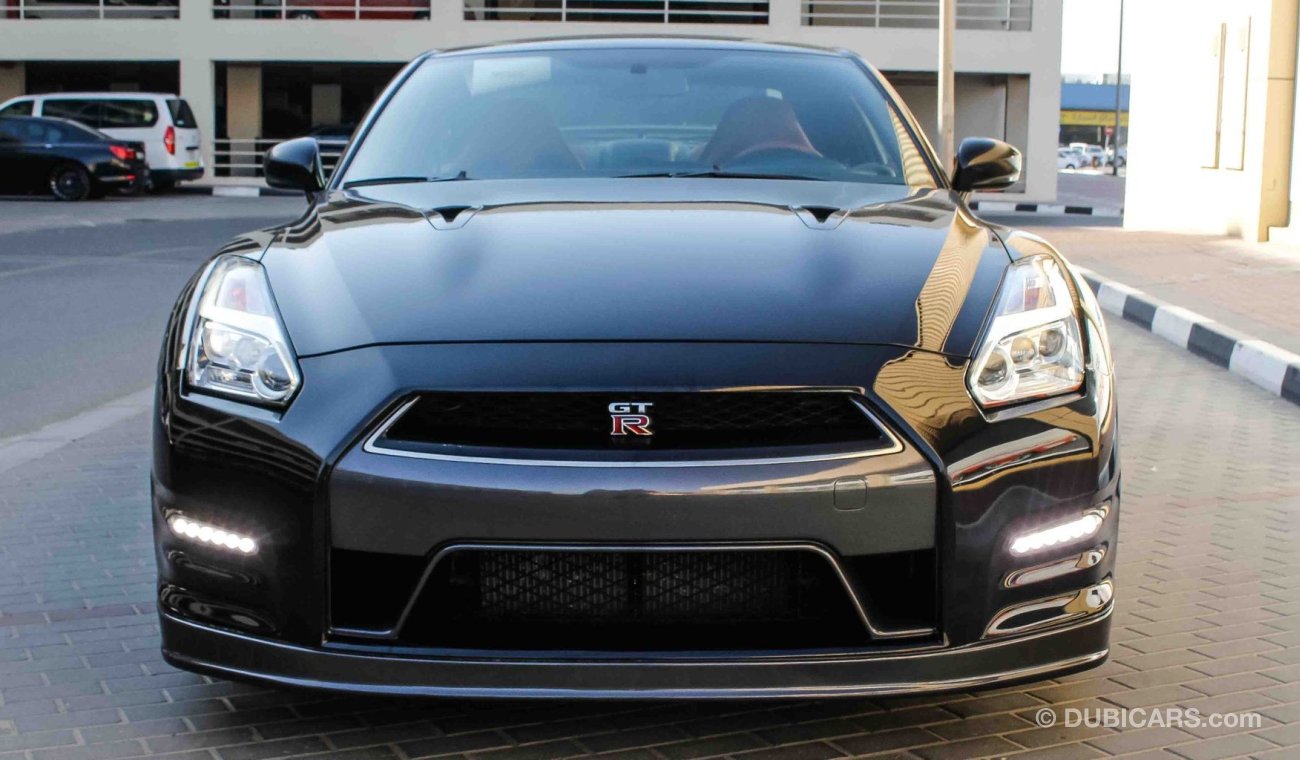 نيسان GT-R premium edition