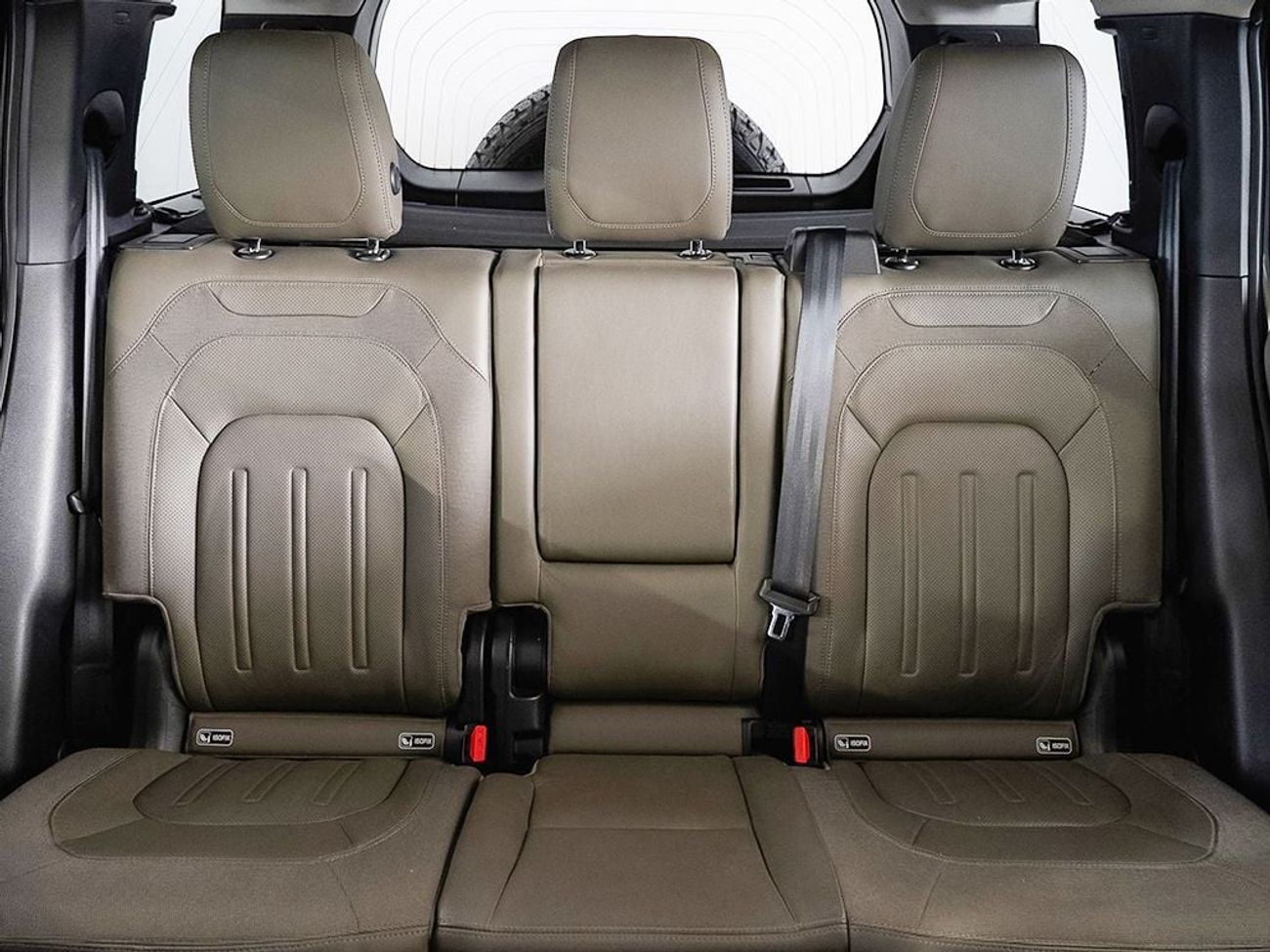 Land Rover Defender P300 110 S 2.0L (5 Seater)