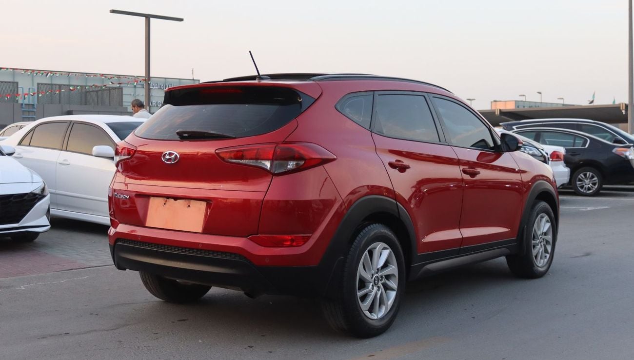 هيونداي توسون هيونداى توسان - 2018 - خليجى سقف بانورامى - بدون حوادث -  بمحرك 2.0 سى سى - ممشى قليل - بحاله ممتازه