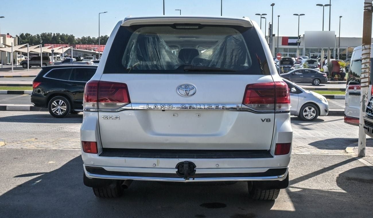 Toyota Land Cruiser GXR V8