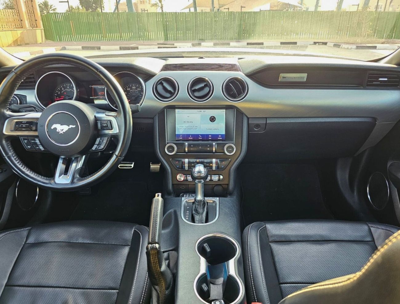 Ford Mustang 2200 cc / ECO BOOST / CONVERTIBLE / RTA PASS