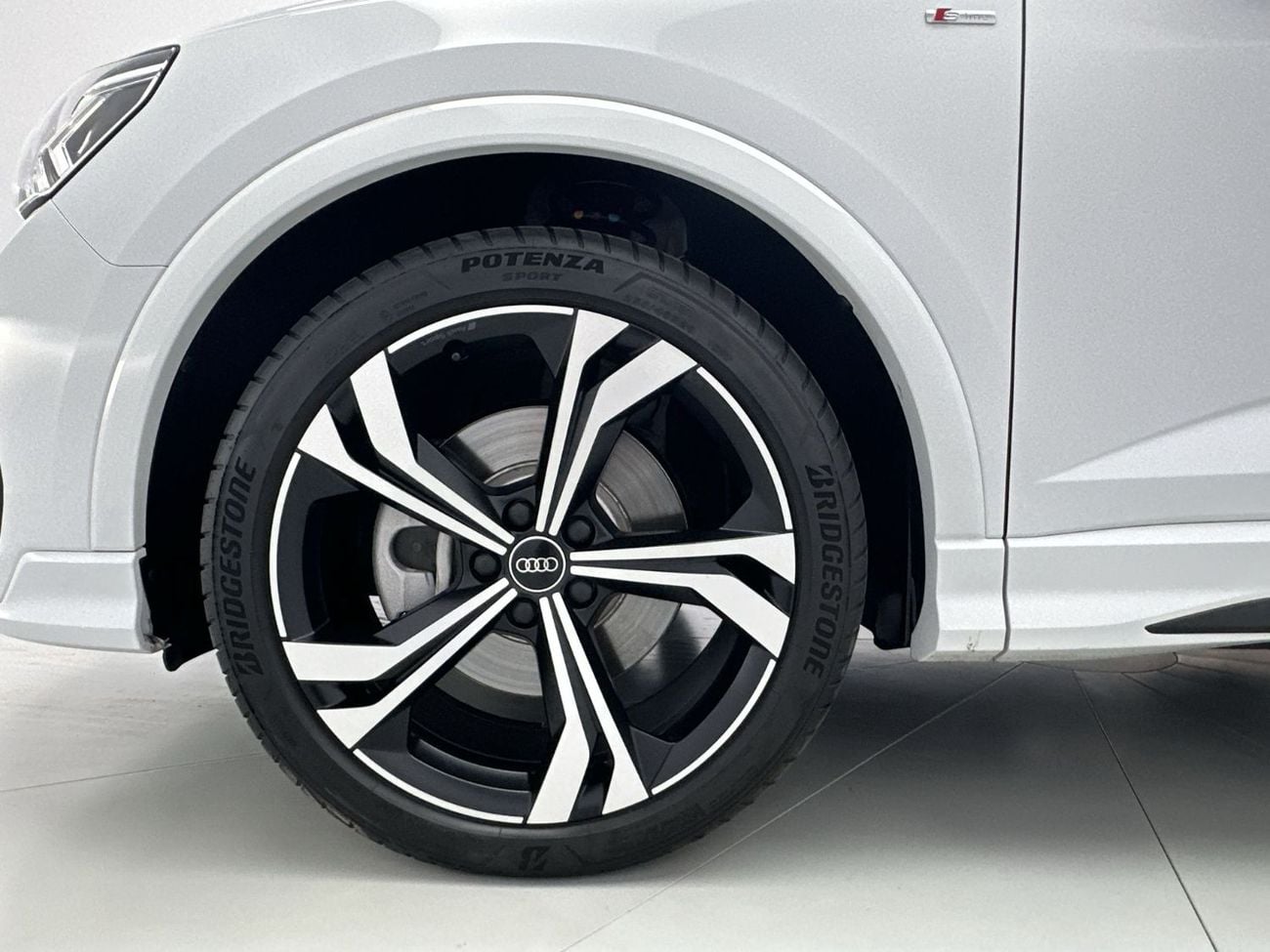 أودي Q3 Sportback 40 TFSI S Line 2.0L FWD(Ref# 06403)