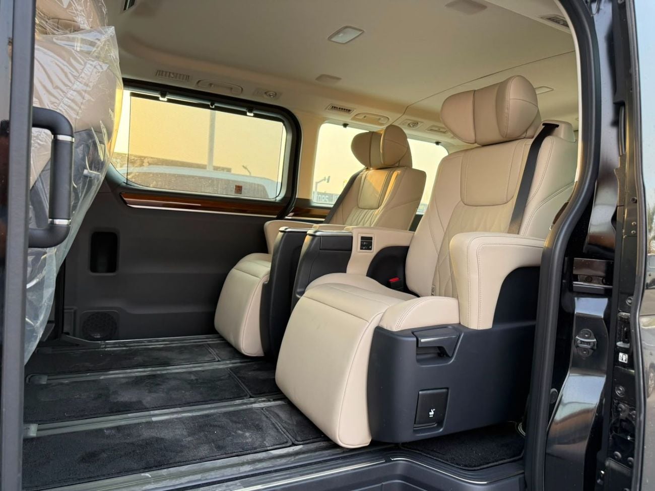 Toyota Granvia PREMIUM