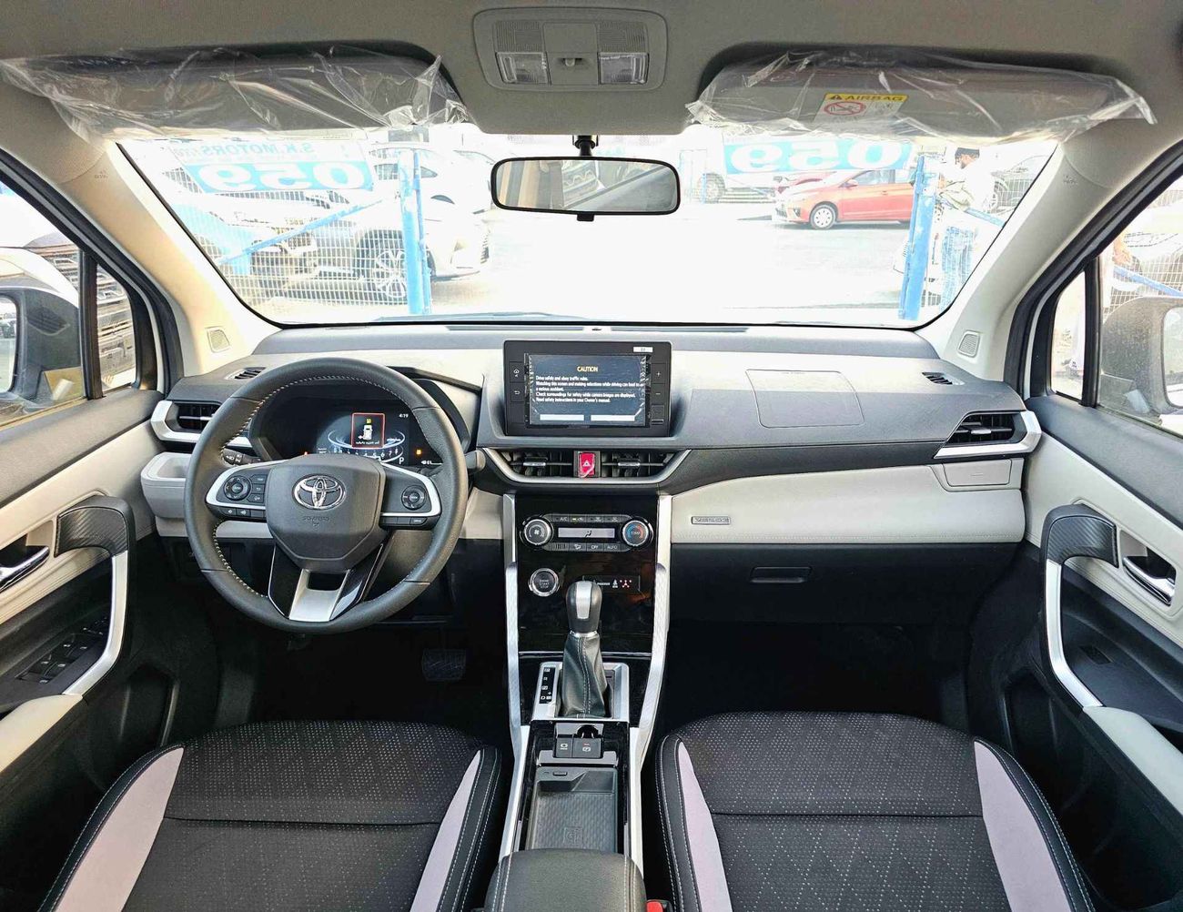 Toyota Veloz 1.5L V4 PETROL, DVD+ CAMERA / SPECIAL PROMOTION (CODE # 69085)