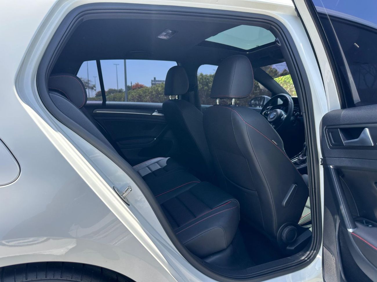 Volkswagen Golf GTI Black Style 2.0L