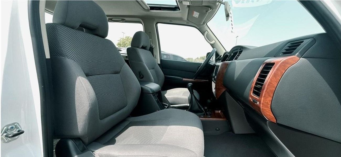 نيسان باترول سفاري NISSAN PATROL SAFARI 2022 GCC DRIVEN ONLY 13K WITH 5 YEARS AGENCY WARRANTY  IN