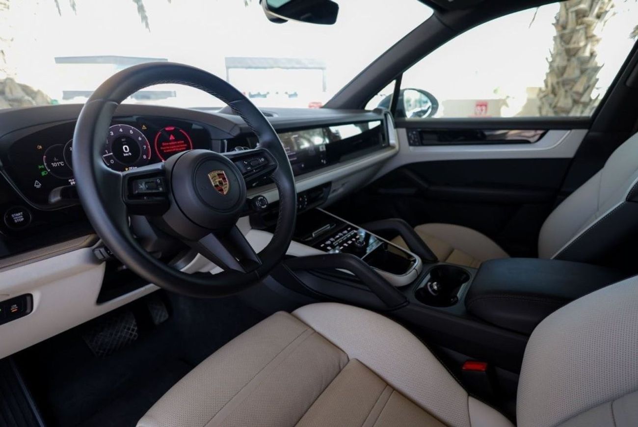 بورش كايان Porsche Cayenne 2024 GCC under Agency Warranty with Flexible Down-Payment.