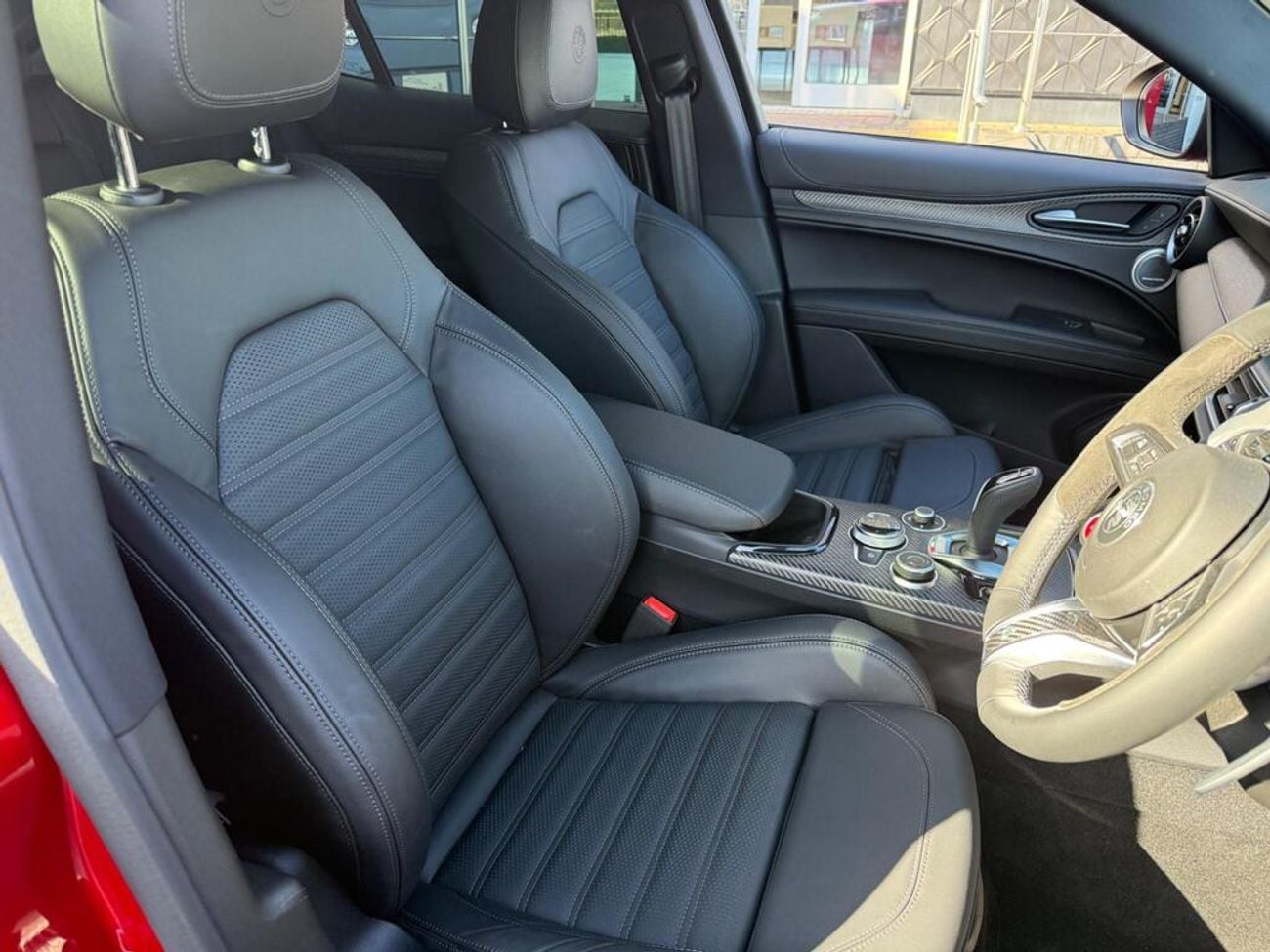 ألفا روميو ستيلفيو 2.9 V6 Bi-Turbo Quadrifoglio Auto Q4 AWD Euro 6 (s/s) 5dr (export only ) Right hand Drive