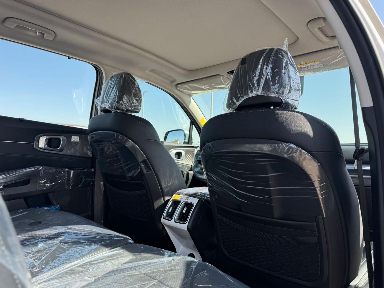 كيا سورينتو EX Prestige 2.5L Petrol 4WD 2026 Model Export ONLY @ 129,500 AED