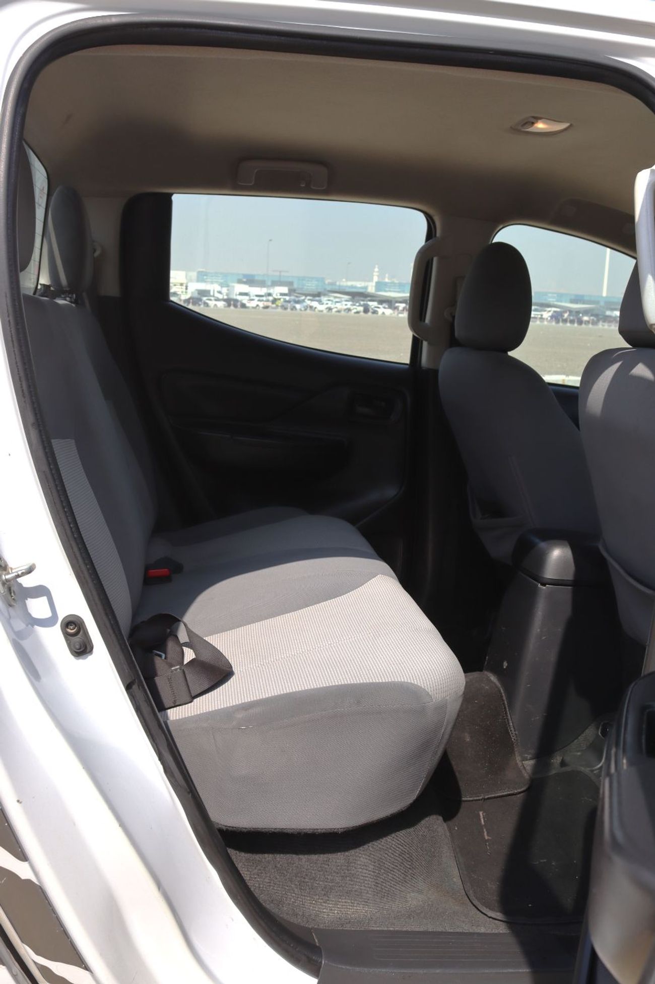 Mitsubishi L200 GL 2.5L Double Cab Utility 4WD Mitsubishi L200 - 2020 - GCC- Accident-free - 2.5L- 4X4 - in excellen