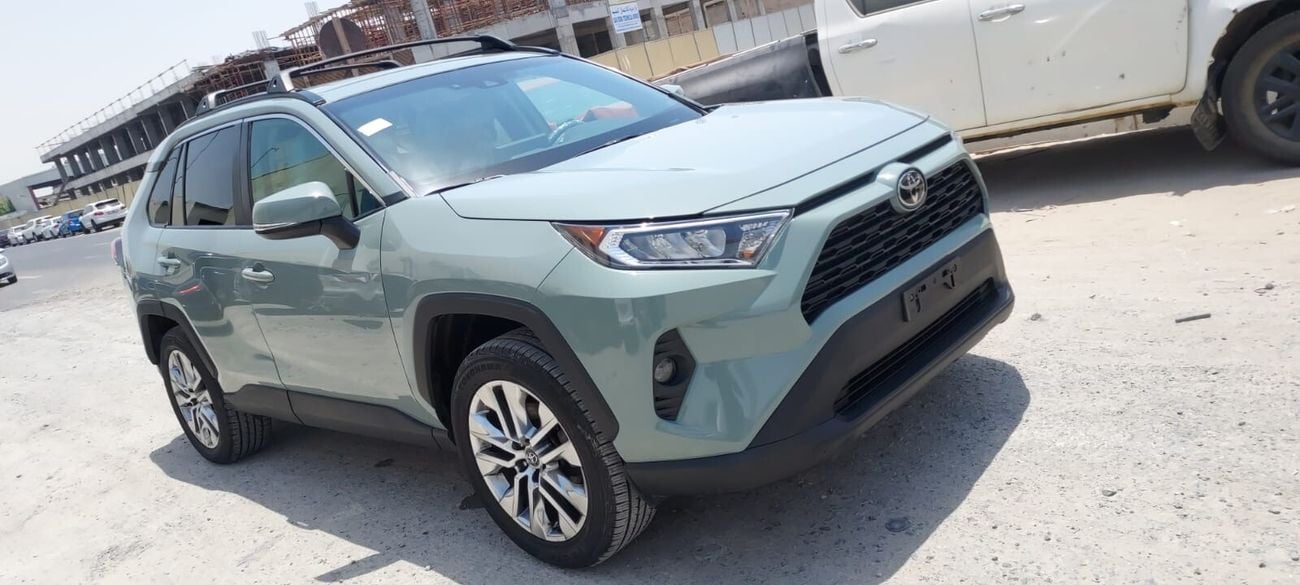 Toyota RAV4 XLE 2.5 FWD