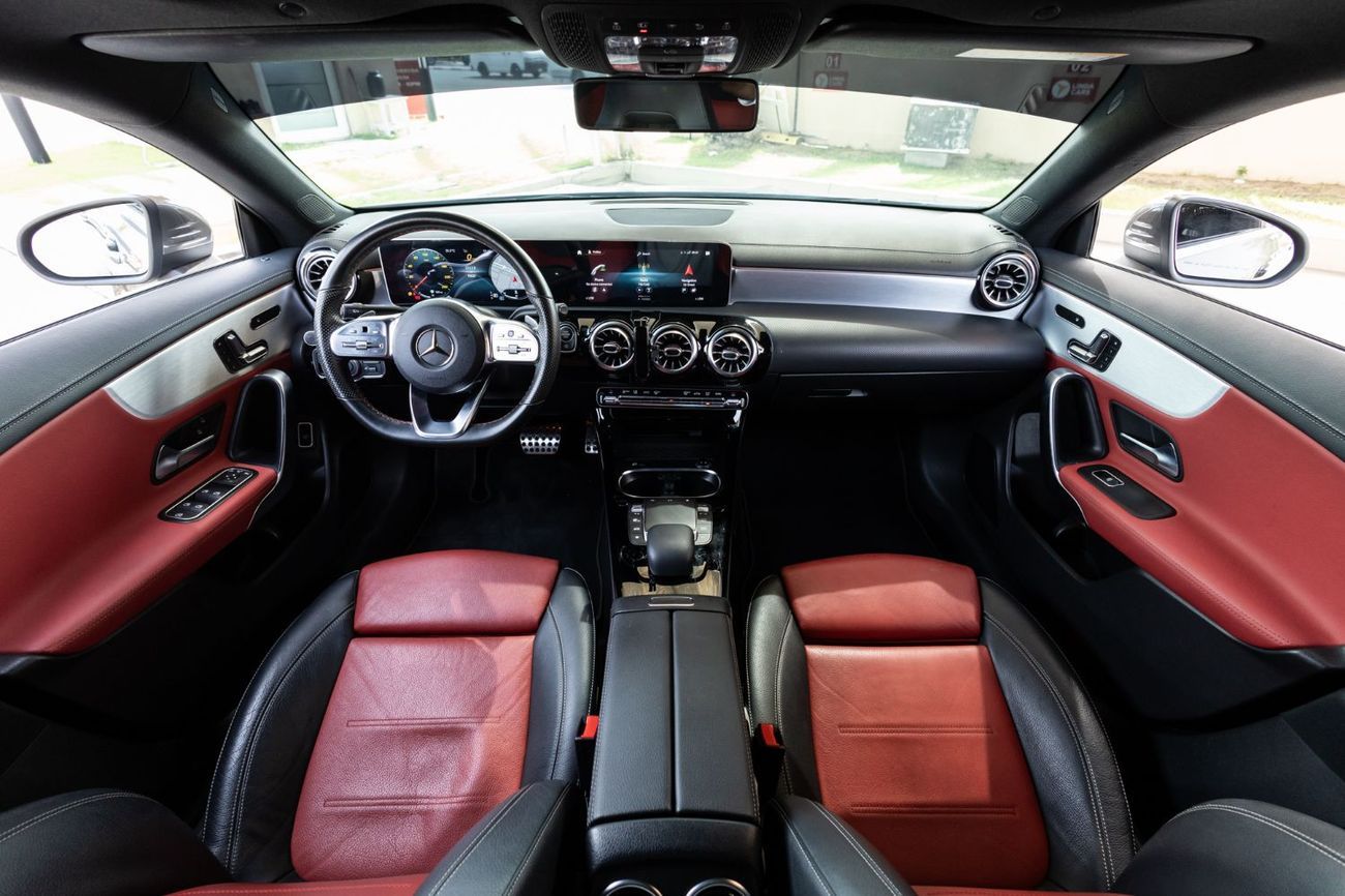 Mercedes-Benz CLA 250 Std 2.0L (224 HP)