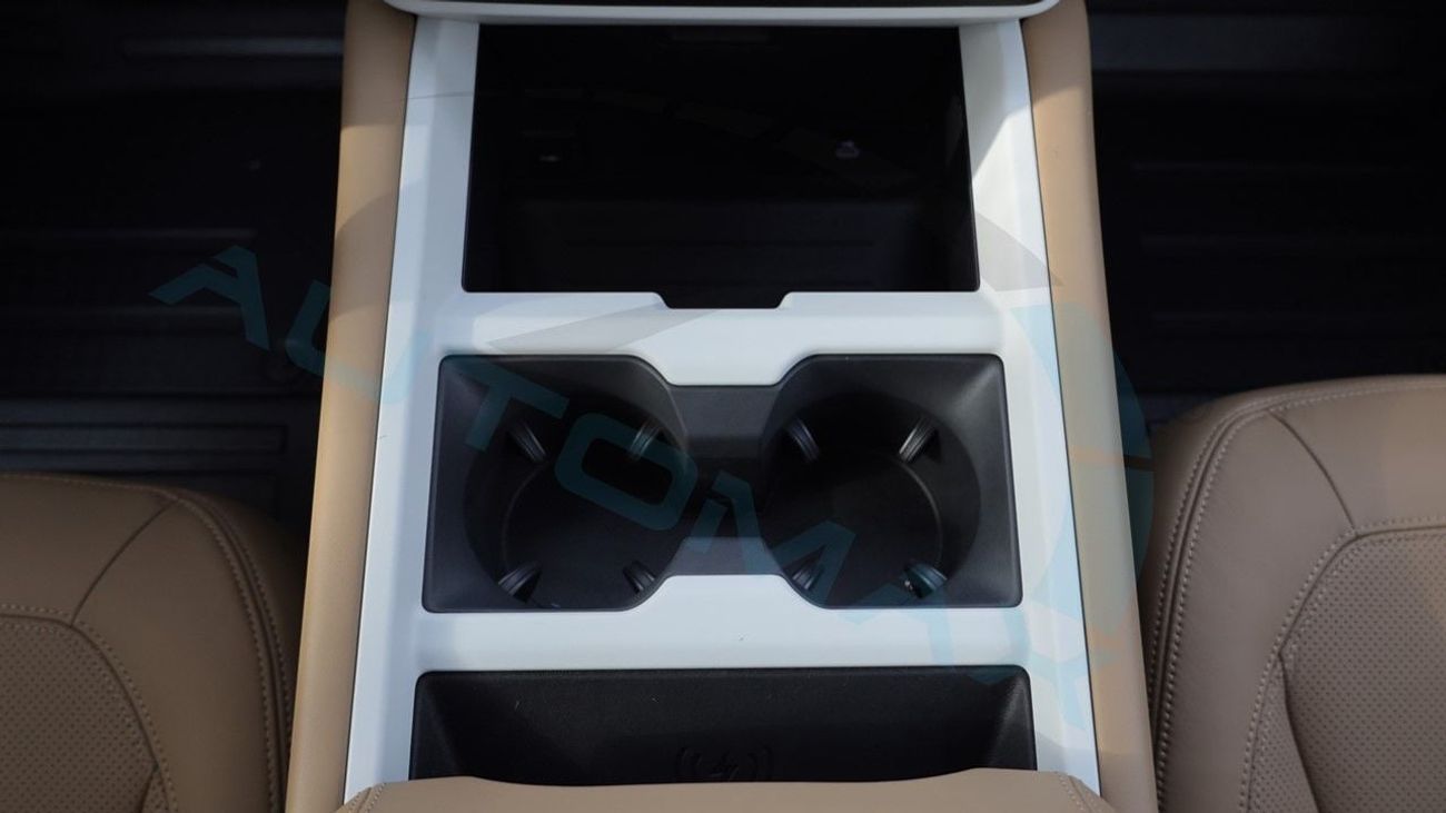 لاند روفر ديفندر 110 X-Dynamic SE P400e Plug-in Hybrid 2025 With 5 Years Or 200,000 Km Warranty