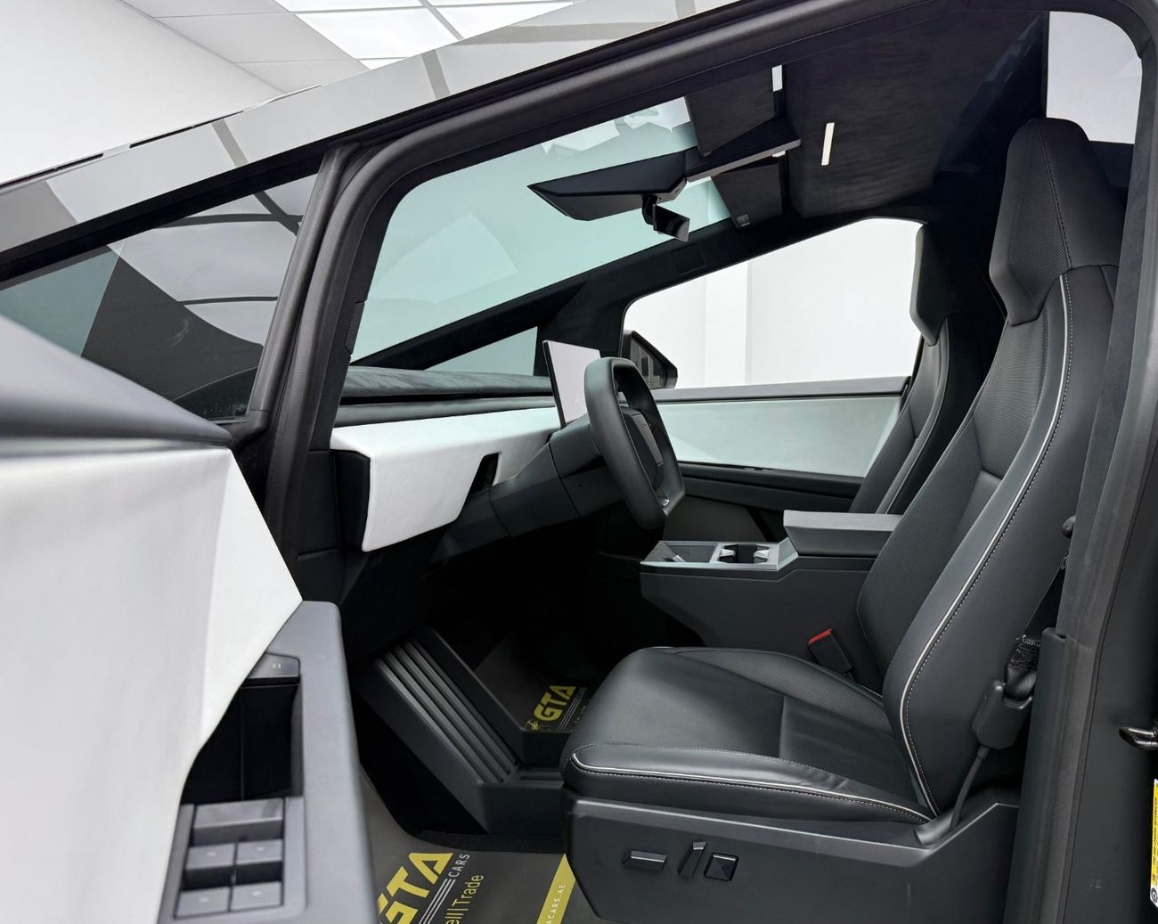 Tesla Cybertruck 2024 Tesla Cybertruck Invincible, Very Low Km, Fully Loaded, Excellent Condition, American Specs