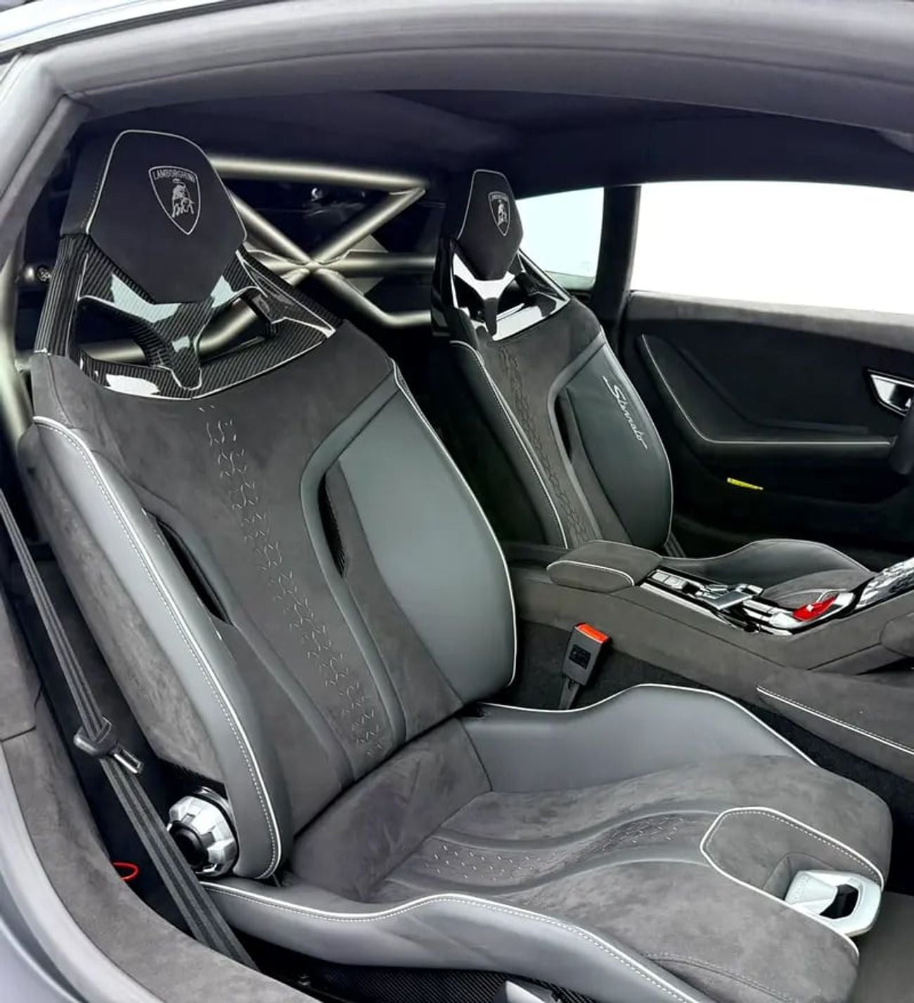لامبورغيني هوراكان Sterrato LP-610-4, Warranty, Full Service History, Very Low Km, Japanese
