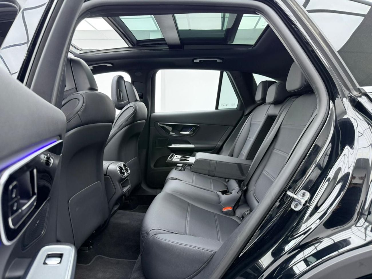 Mercedes Benz GLC 300 AMG PREMIUM 2025 Mercedes Benz GLC300, Warranty, Very Low Km, Fully Loaded, Excellent Condition