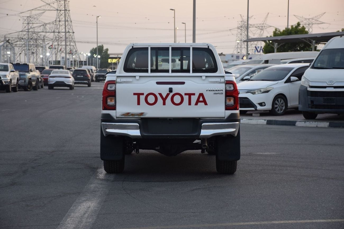 تويوتا هيلوكس SR5 (NON GCC) 2.7L (4x4) Petrol
