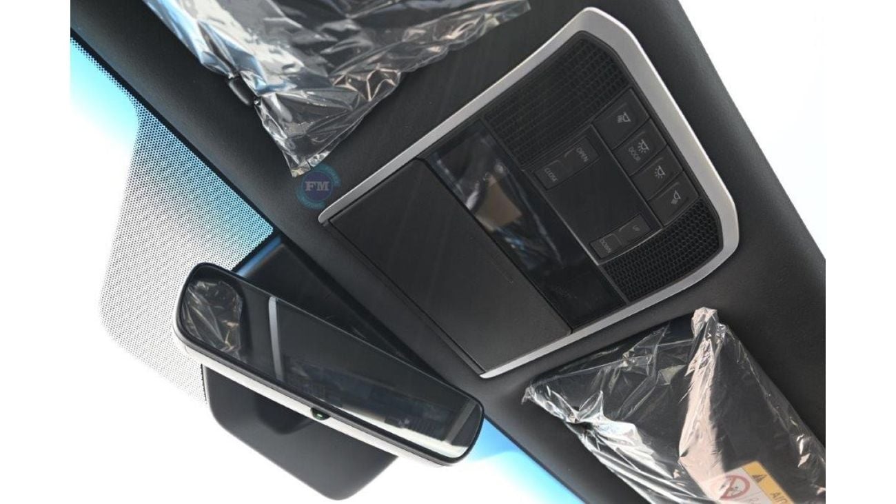 تويوتا لاند كروزر 300 VXR 4.0L Petrol