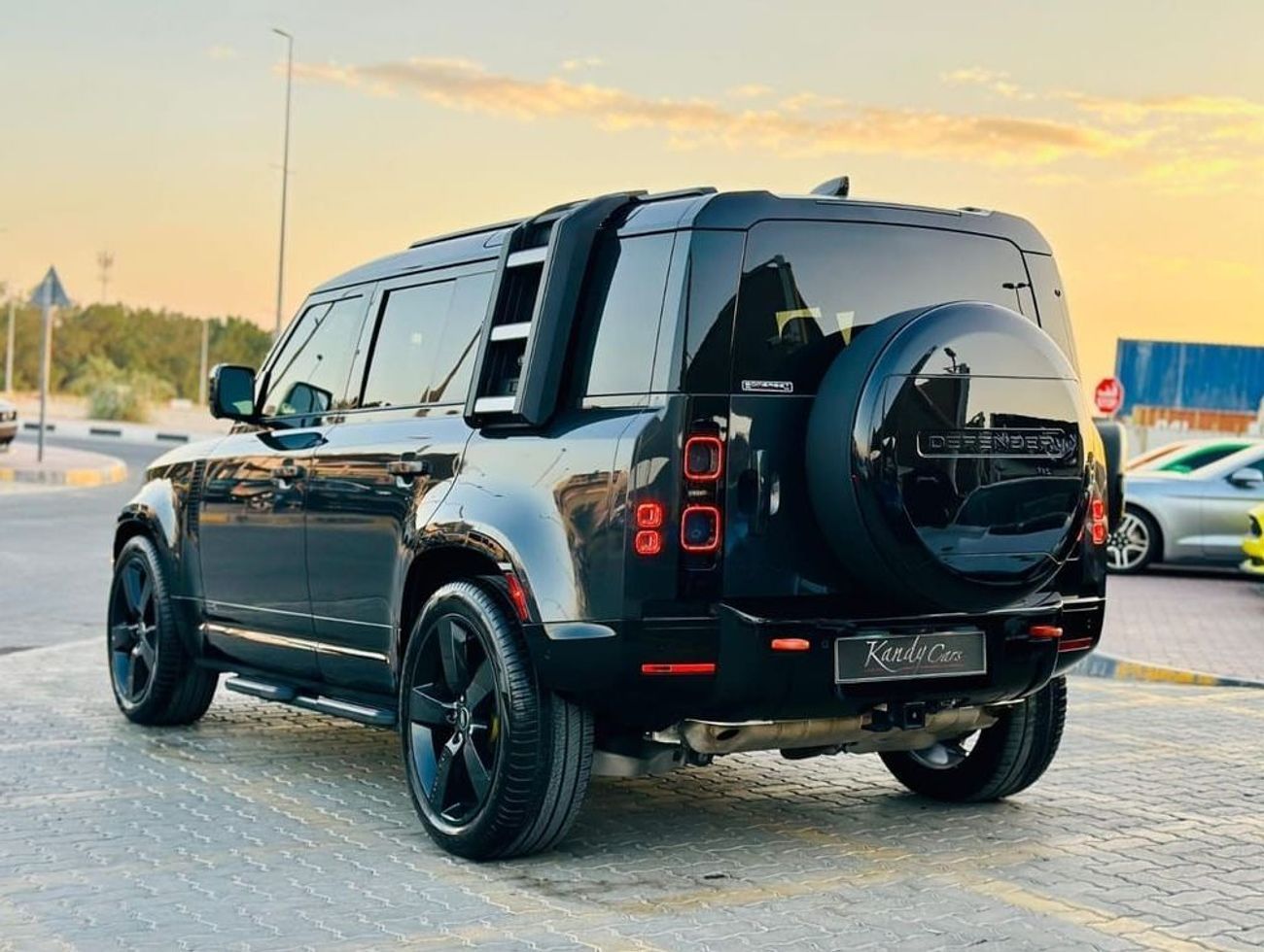 لاند روفر ديفندر 110 X P400 3.0L | Monthly AED 5950/- | 0% DP | Blindspot | Leather Interior | # 92966