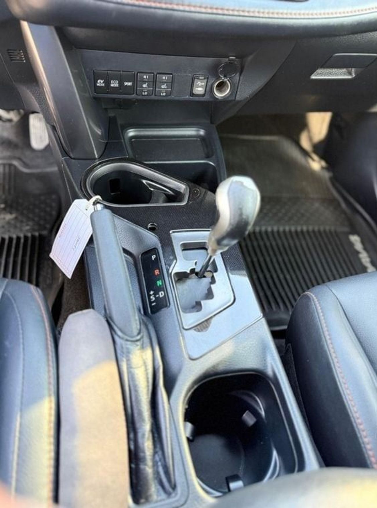 Toyota RAV4 Hybrid TOYOTA RAV4 SE Full Option