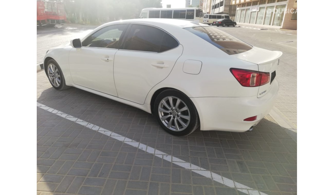 Lexus IS250 pearl white color