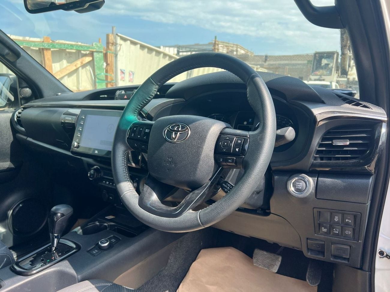 تويوتا هيلوكس RIGHT HAND DRIVE ONLY FOR EXPORT 2.8L AT PUSH START