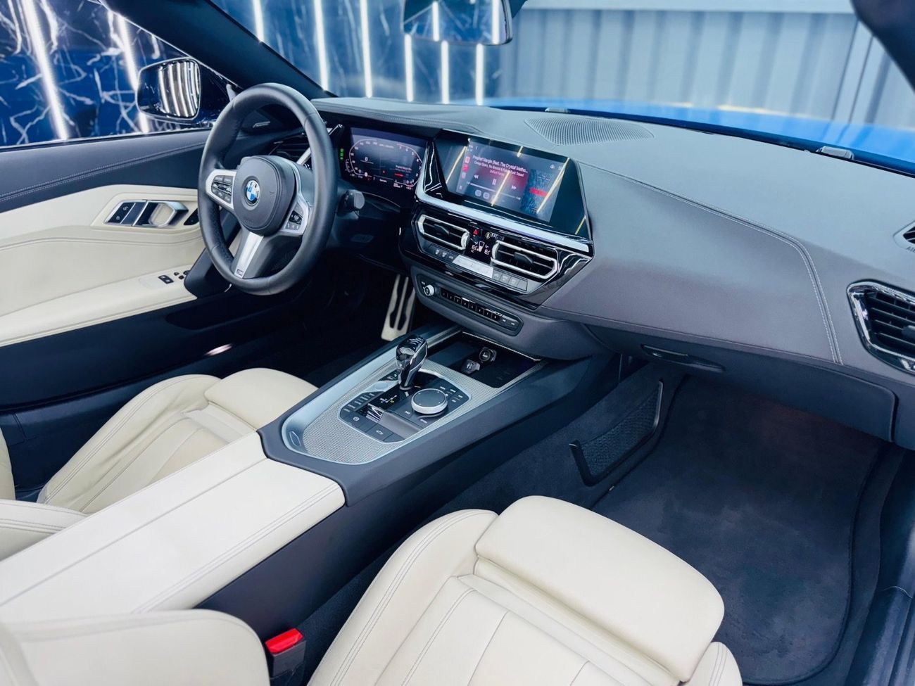 BMW Z4 M40i 3.0L 2019 BMW Z4 M40i Roadster, Warranty, 335 HP, Excellent Condition, GCC