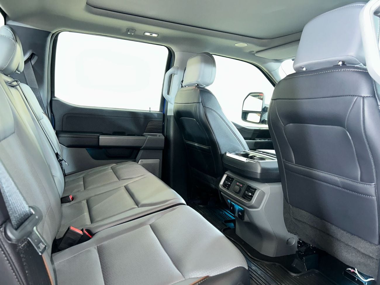 Ford F 150 Lariat 3.5L 1524E / FREE INSURANCE + REGISTRATION /  AL TAYER MOTORS / AL QOUZ SHOWROOM