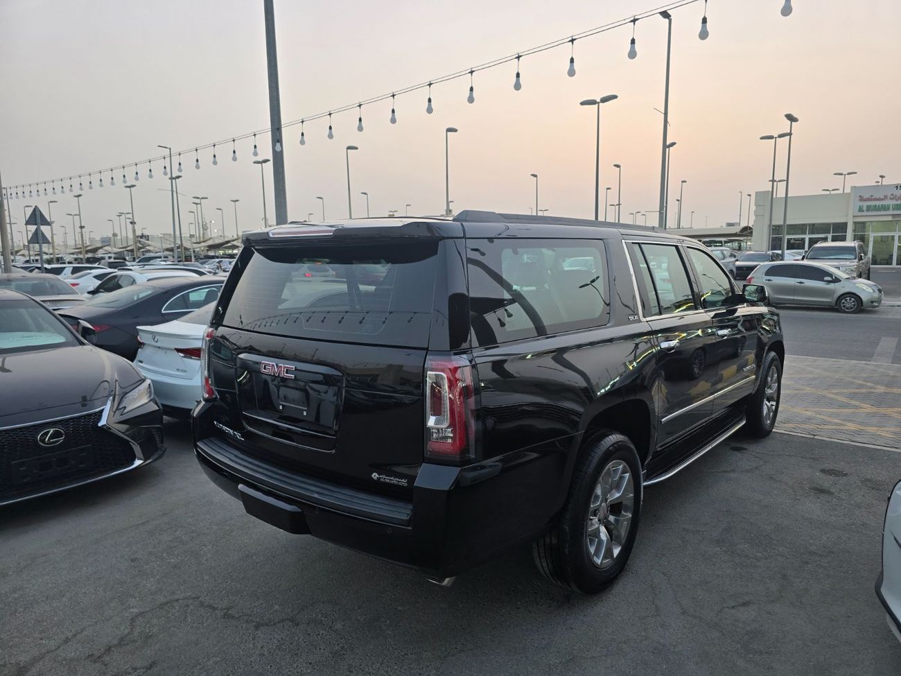 جي أم سي يوكون SLE 5.3L 4WD (8 Seater)