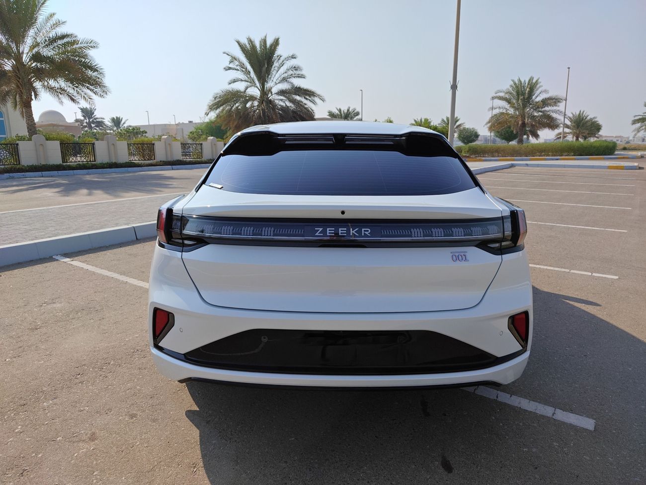 Zeekr 001