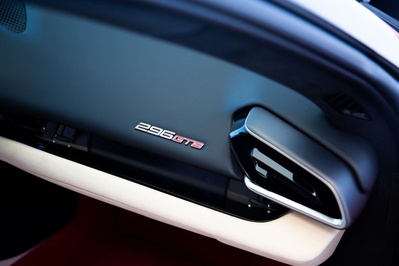 فيراري 296 GTB 3.0T V6 PHEV