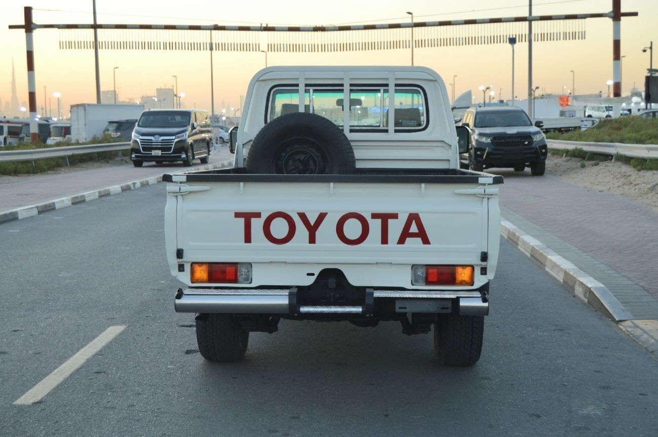 Toyota Land Cruiser Pick Up single Cabin