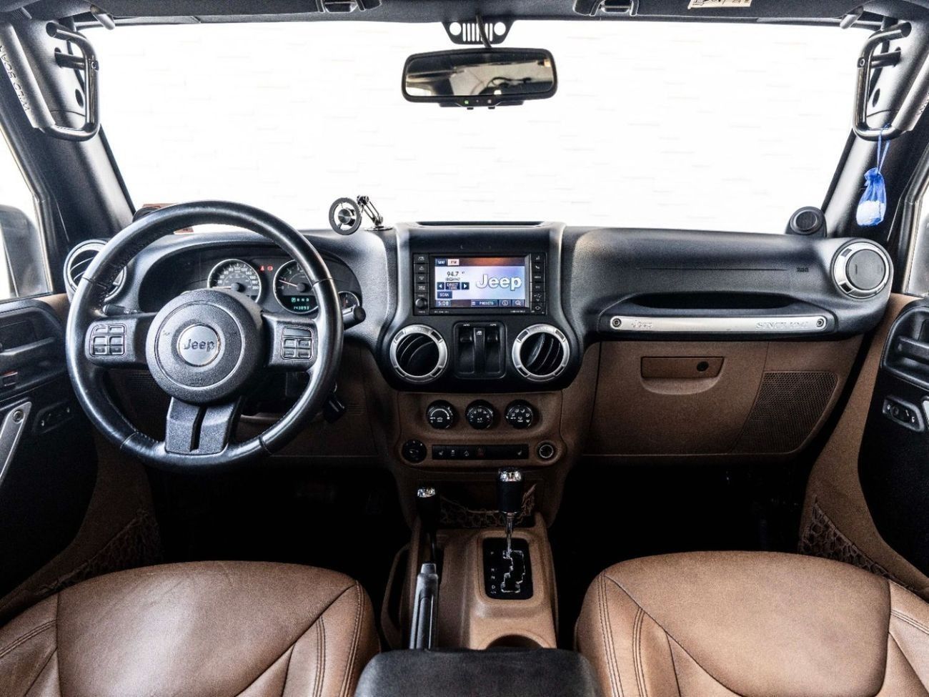 Jeep Wrangler Sahara Plus 3.6L A/T