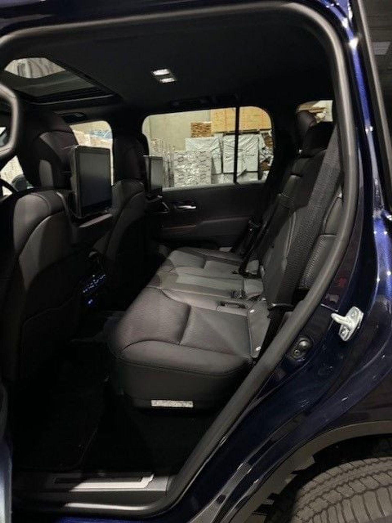 تويوتا لاند كروزر SAHARA DIESEL AUTO 15KM NEW FULL OPTIONS RIGHT-HAND-DRIVE