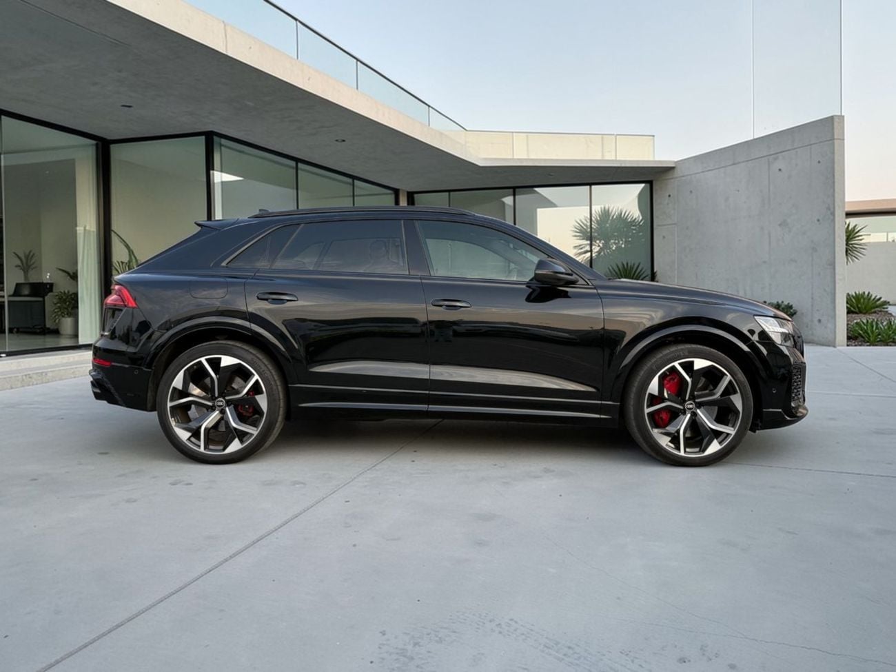 Audi RSQ8 TFSI quattro 4.0L AED 8,700 P.M | 0% DOWN PAYMENT | AUDI RS Q8 | 4.0L V8 4WD | 2023 | GCC SPECS