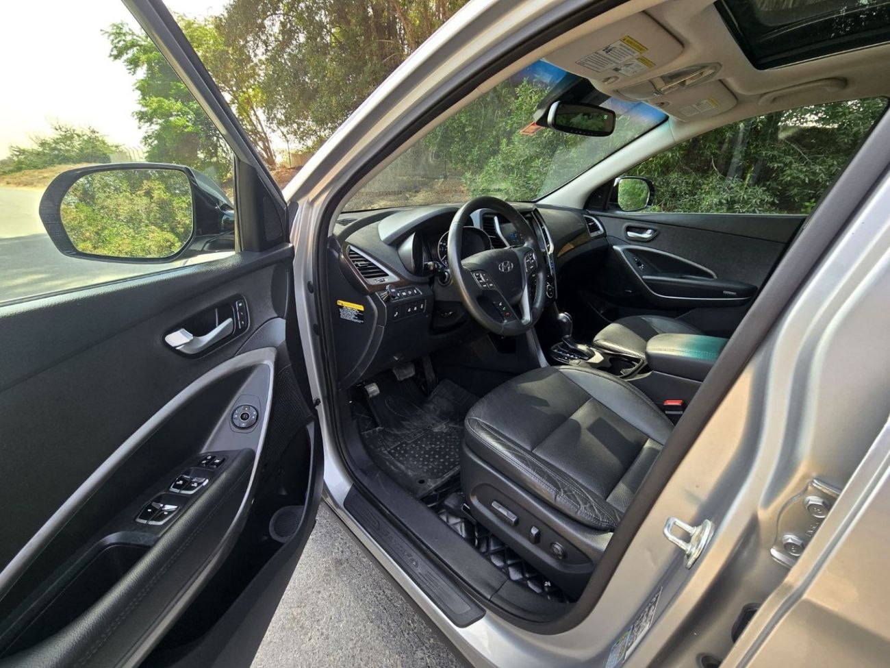 Hyundai Santa Fe GLS Top 3.3L SANTA FE GRAND 3.3L V6  2017 FULL OPITION  //PERFECT CONDITION