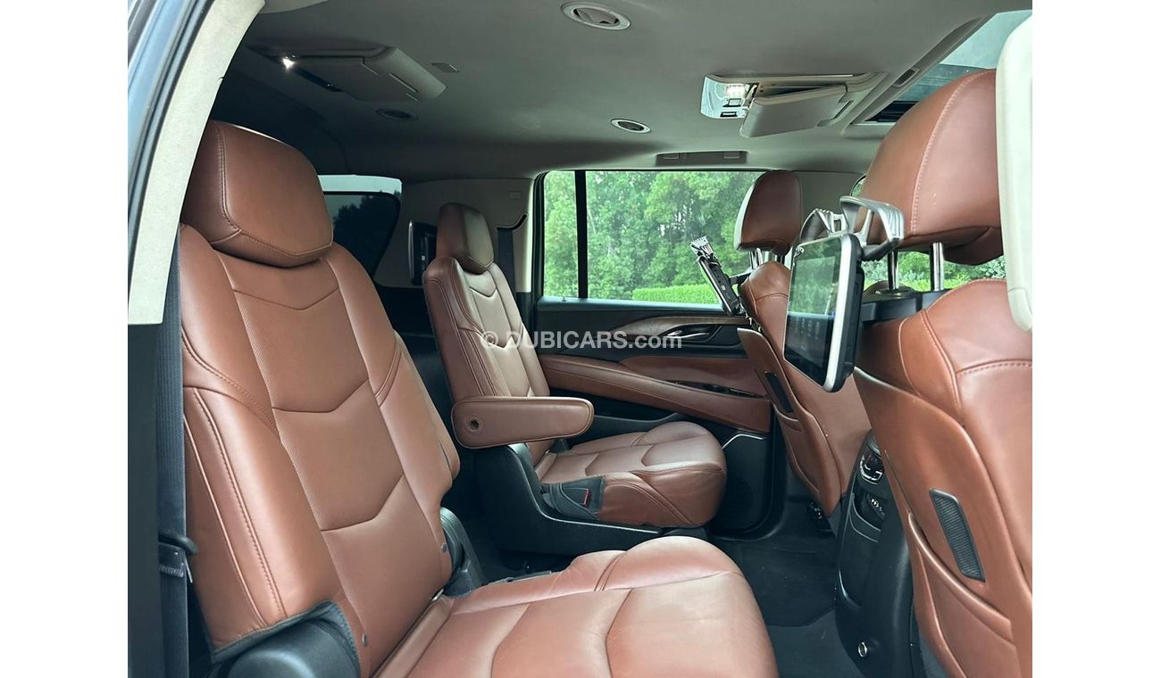 Cadillac Escalade Escalade ESV Platinum 2015 GCC // 2keys // Accident free // Perfect condition