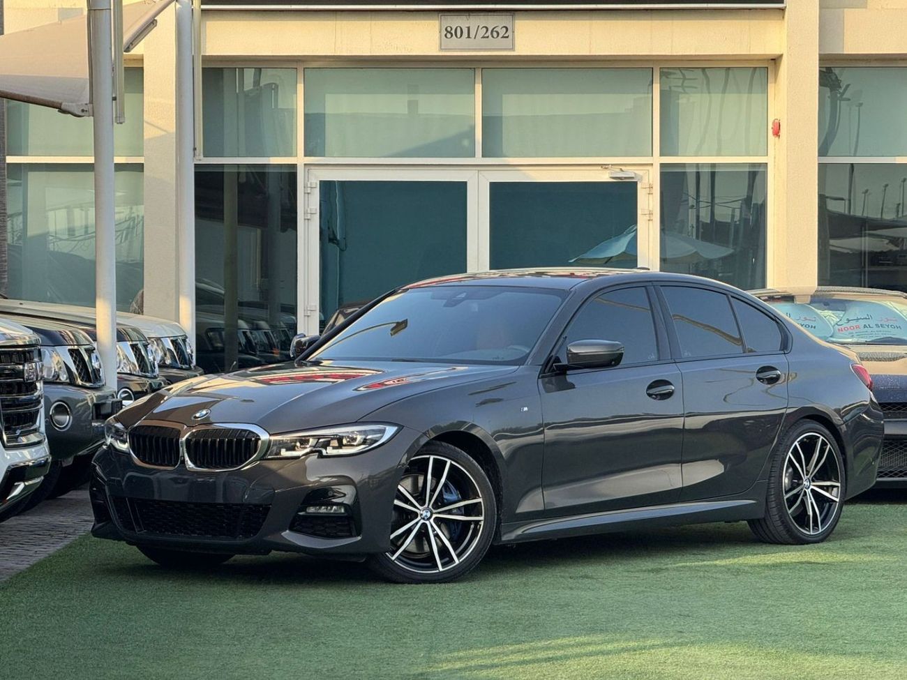 بي أم دبليو 330i Std بي ام دبليو 330i خليجي 2019 فل ابشن بحاله ممتازه بدون حوادث