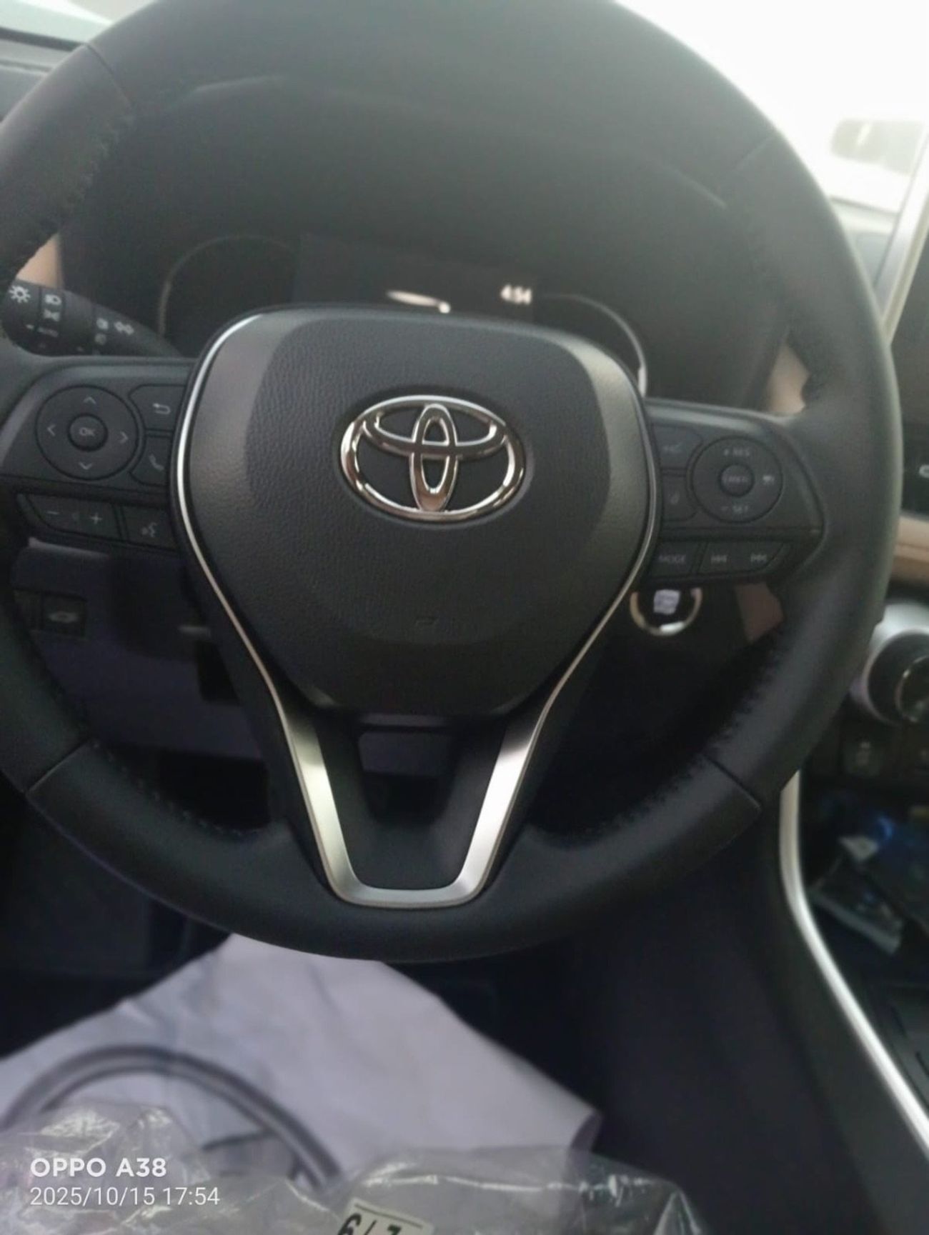 تويوتا راف ٤ 2.5 L 4WD limited