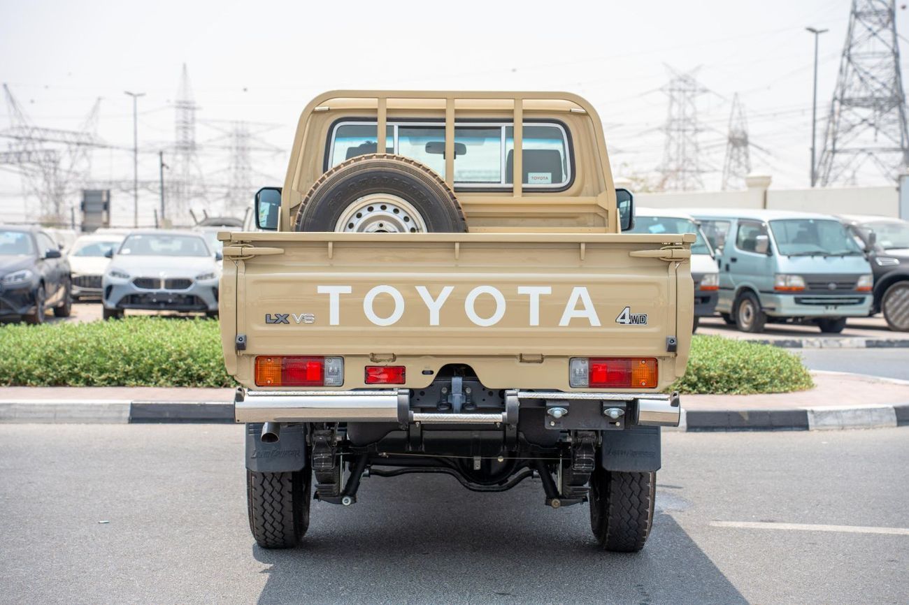 تويوتا لاند كروزر بيك آب Toyota Landcruiser pickup,2025,chassis(with 11 rows and dual fuel,tank,petrol engine,beige ,petrol e
