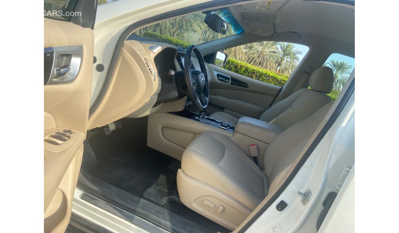 Nissan Pathfinder Nissan pathfinder model 2020 GCC very good car  - price 65,000 km 14,517  clean car call 00971527887