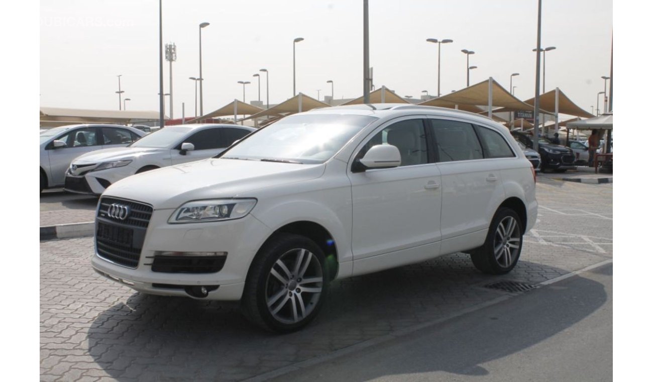 Audi Q7 Audi 2007 white color in excellent condition gcc