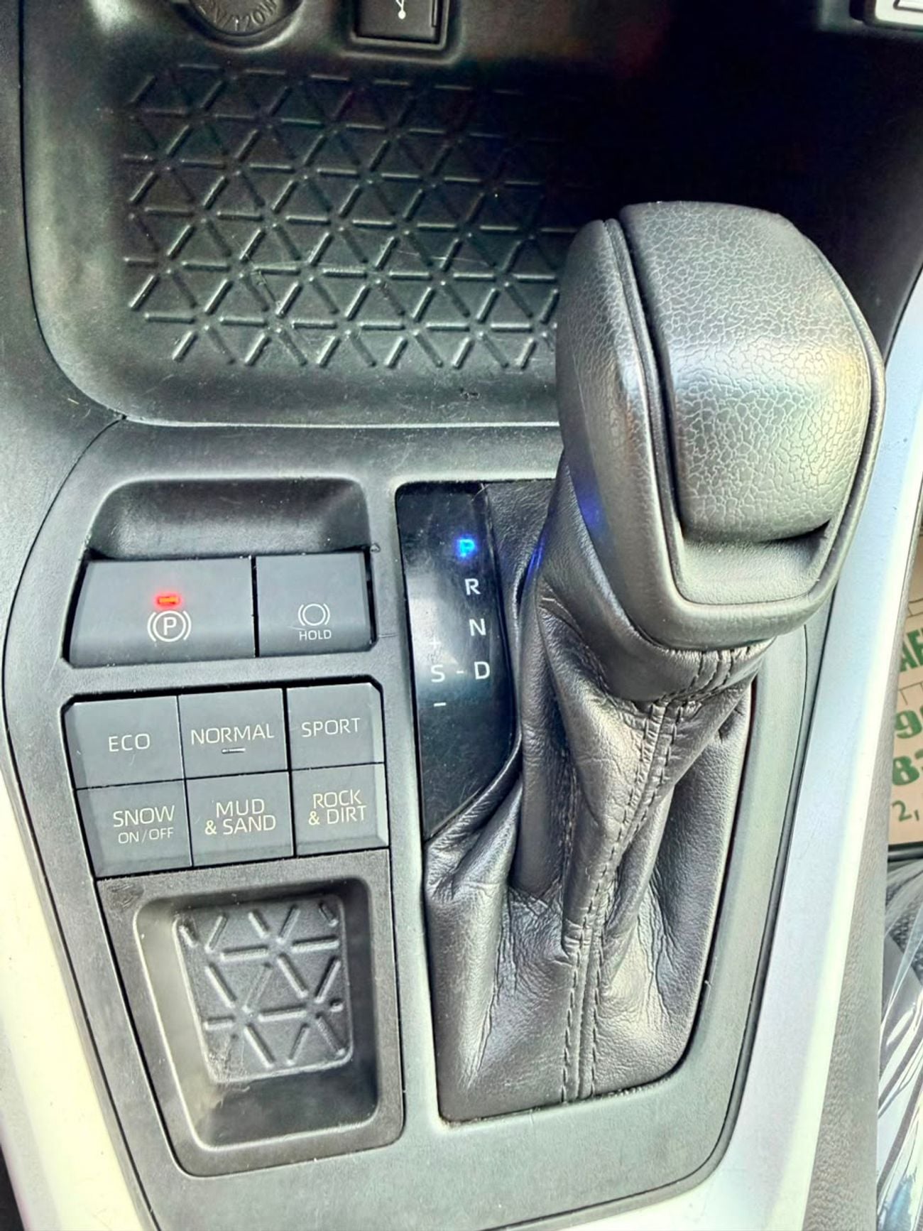 Toyota RAV4 2020 Toyota RAV4 LE 4x4 / AWD – Black   Mileage: 80,049  Engine: 2.5L 4-Cylinder Gasoline Horsepower