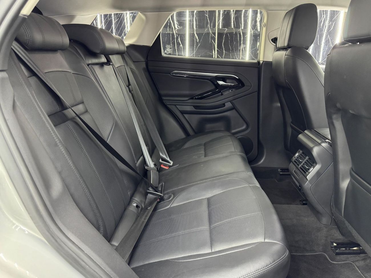 لاند روفر رانج روفر إيفوك P200 S 2.0L 2021 Range Rover Evoque P200 S, 2026 Range Rover Warranty + Service Pack, Low Kms, GCC