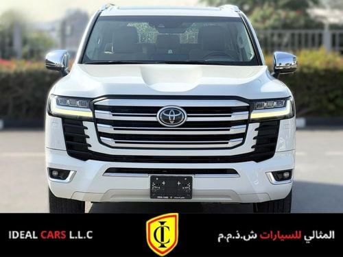 Toyota Land Cruiser VXR 3.5L TOYOTA LAND CRUISER VX. R TWIN TURBO | GCC SPECS | YEAR: 2022 | KMS: 142,000 | FULL-SERVICE