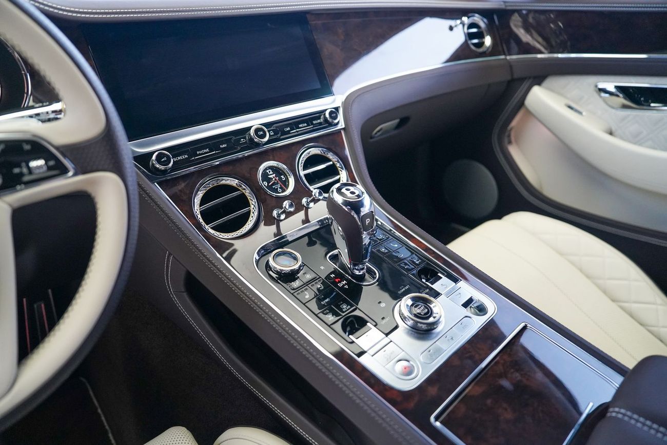 بنتلي كونتيننتال جي تي 6.0L W12 (626 HP)