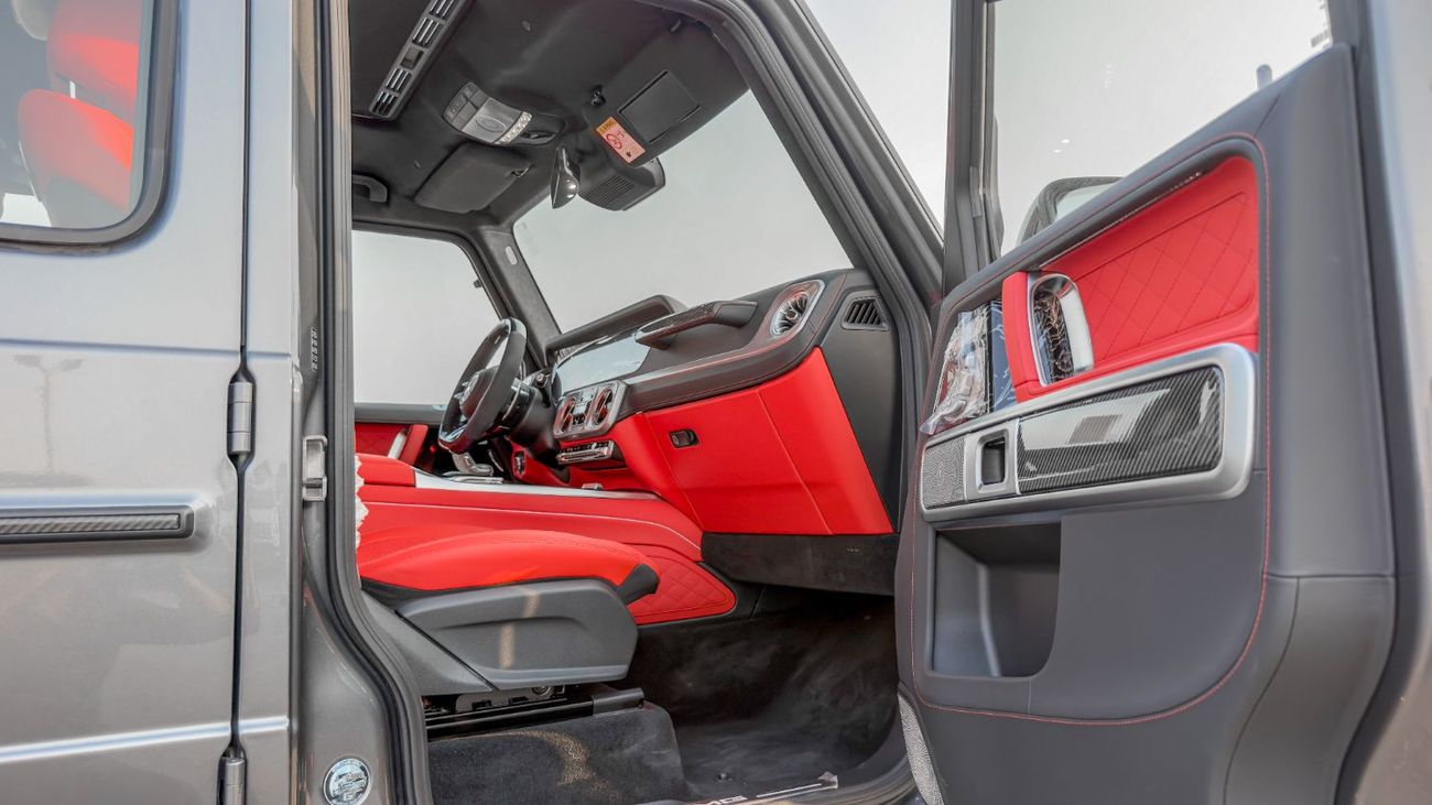 مرسيدس بنز G 63 AMG ستاندارد مرسيدس بنز AMG G 63 موديل 2026، محرك بنزين 4.0 لتر، ناقل حركة أوتوماتيكي (لون كربوني داخلي وخارجي) (